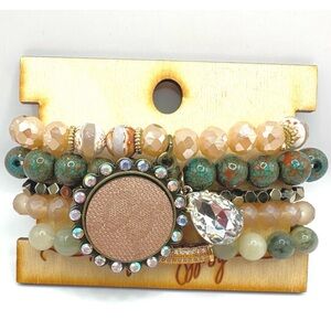 Keep it Gypsy Stack NWT in Cream & Green
